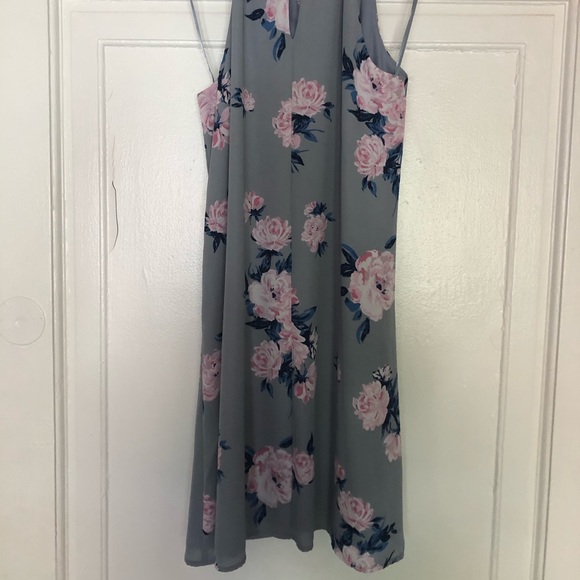 Small halter swing dress - Picture 1 of 4